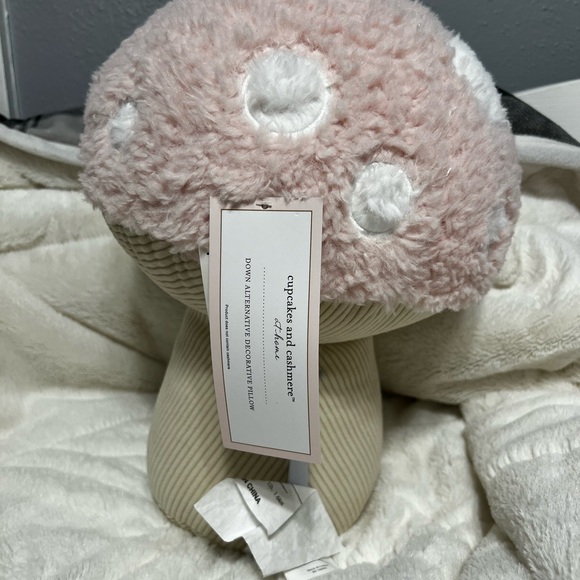 Set of 2 Pink Mushroom Pillows, Cupcakes and Cashmere - Picture 5 of 8